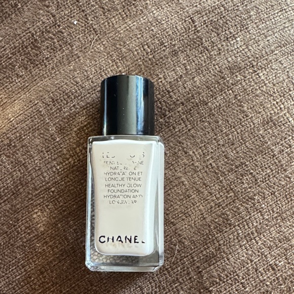 CHANEL Healthy Glow Foundation - Natural Beige - Picture 1 of 2
